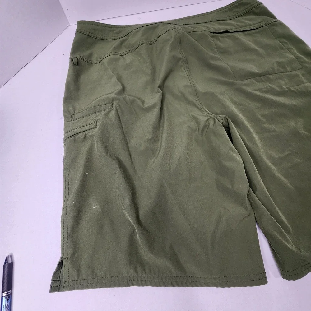 Huk Performance Mens 38 Fishing Outdoor Cargo Shorts Green Boardshorts